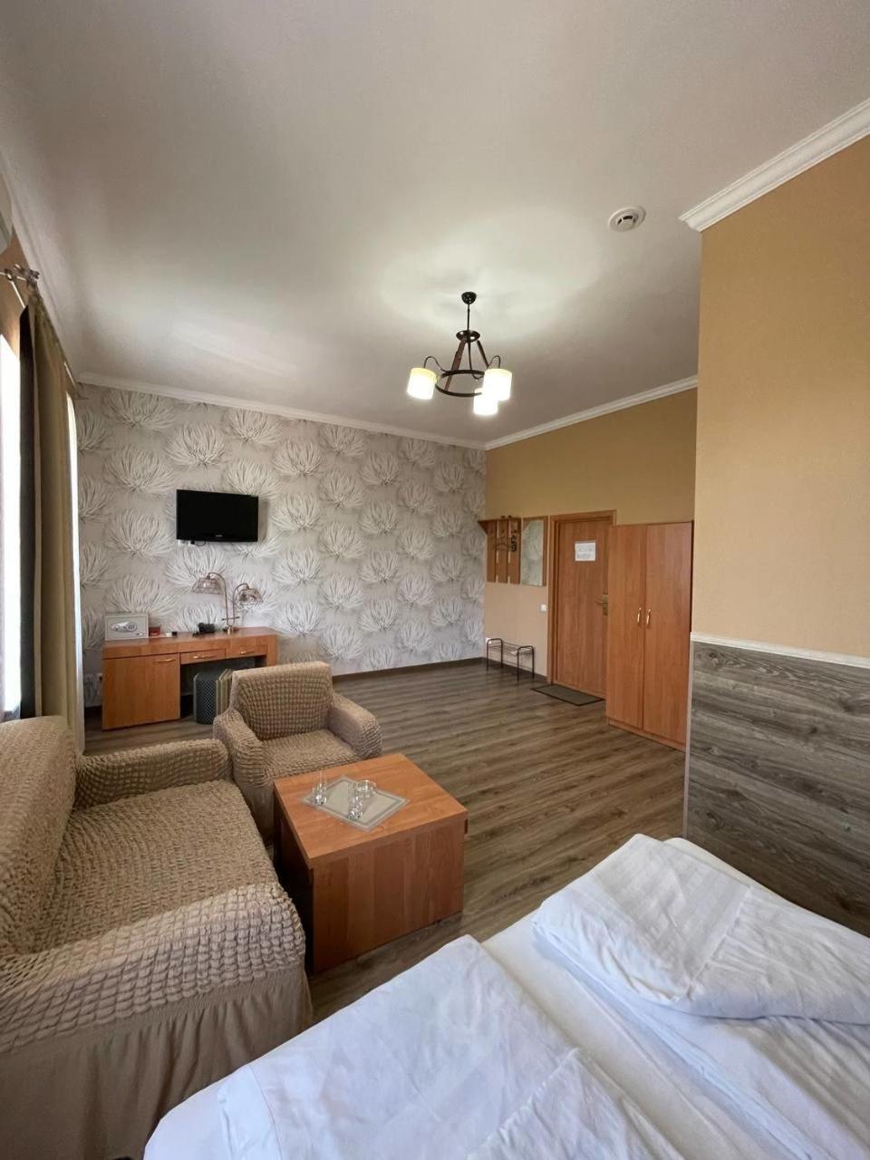 Shanyrak Hotel Temirtau Exterior foto