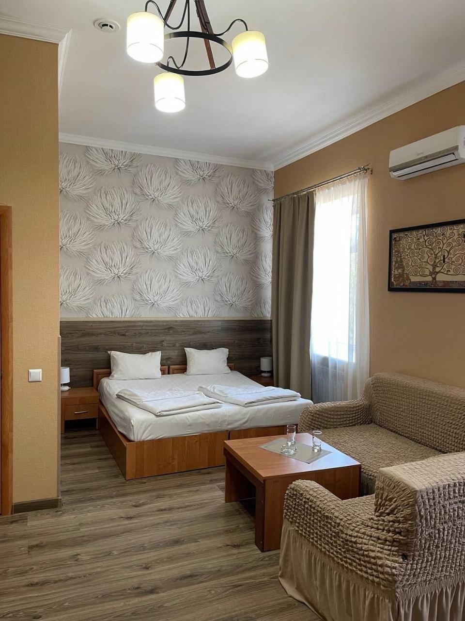 Shanyrak Hotel Temirtau Exterior foto